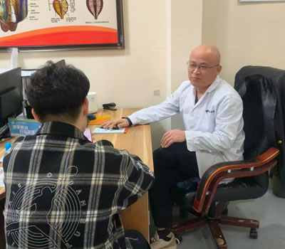 防城港市|男科医师高朋磊：守护男性健康，专业男科诊疗